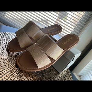Women’s size 7 sandal